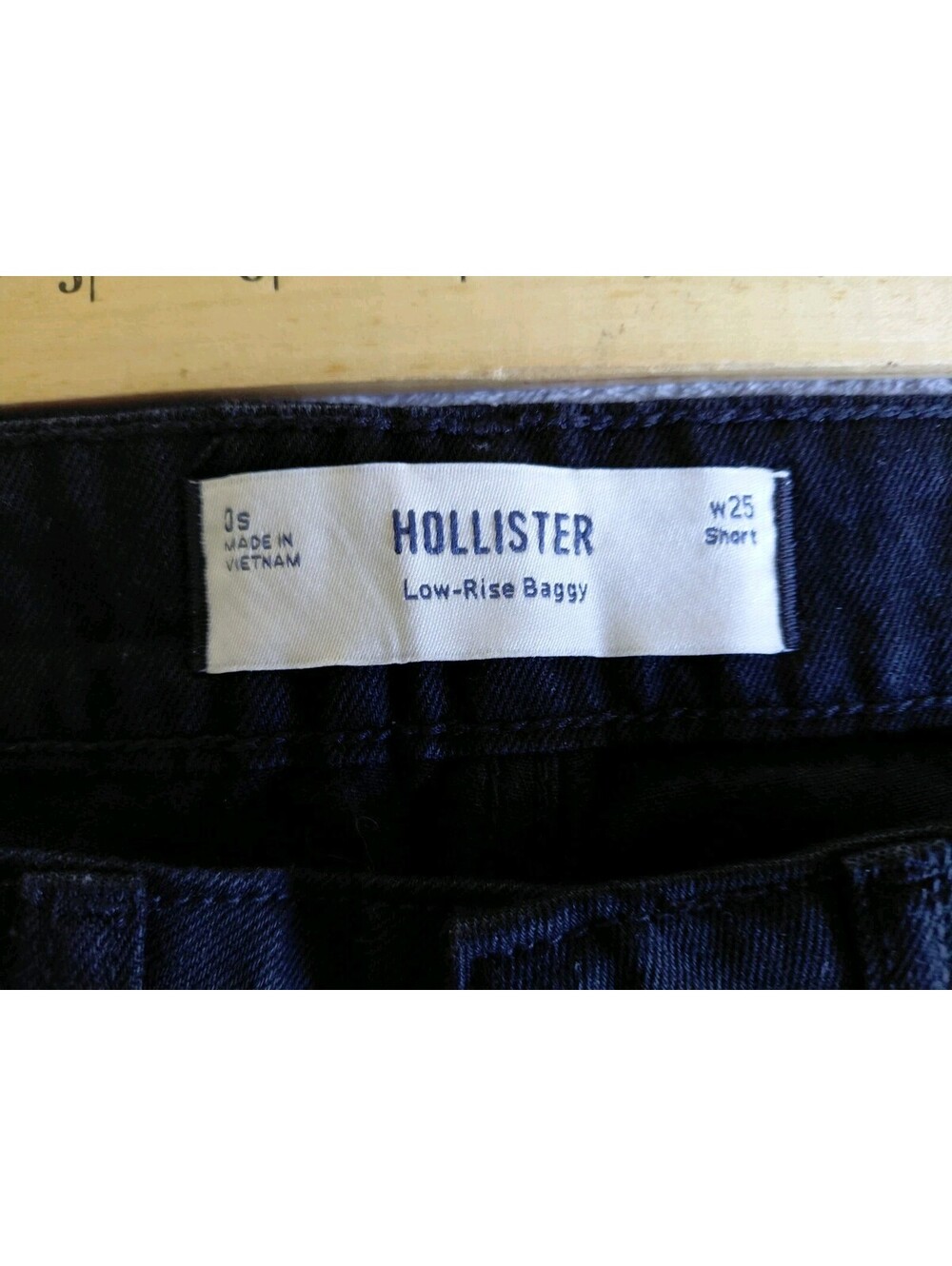 Hollister Womens Low Rise Baggy Jeans Short Size 0 W25 Black Wash Denim - Picture 4 of 9